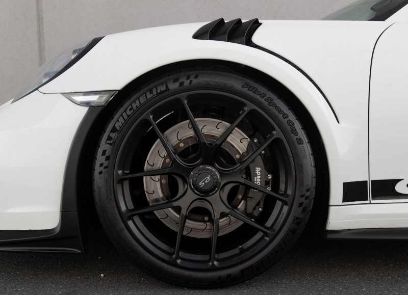 991_gt3_rs_essex_bbks_forgeline_vx1r_front_close.jpg