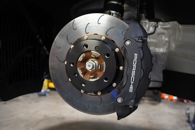 9922_carrera_essex_disc_installed_front_1200.jpg