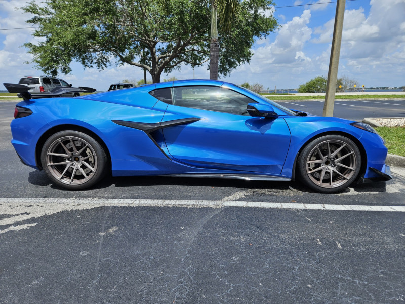 c8_z06_10_spoke_joe_3.jpg