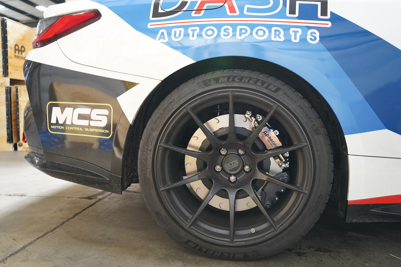 g82_m4_rear_enp_epb_wheel_ground_web_1200.jpg