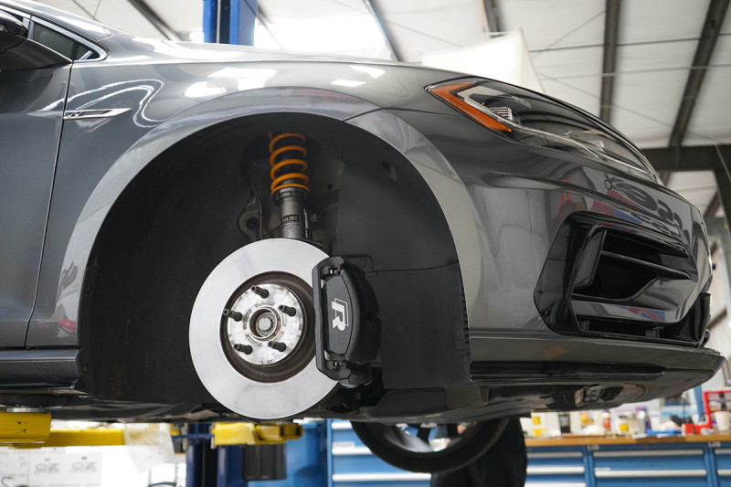 golf_r_ohlins_install_lift_fr_corner_complete_1200.jpg