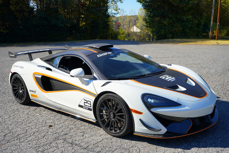 mclaren_620r_full_car_front_angle_resized_1.jpg