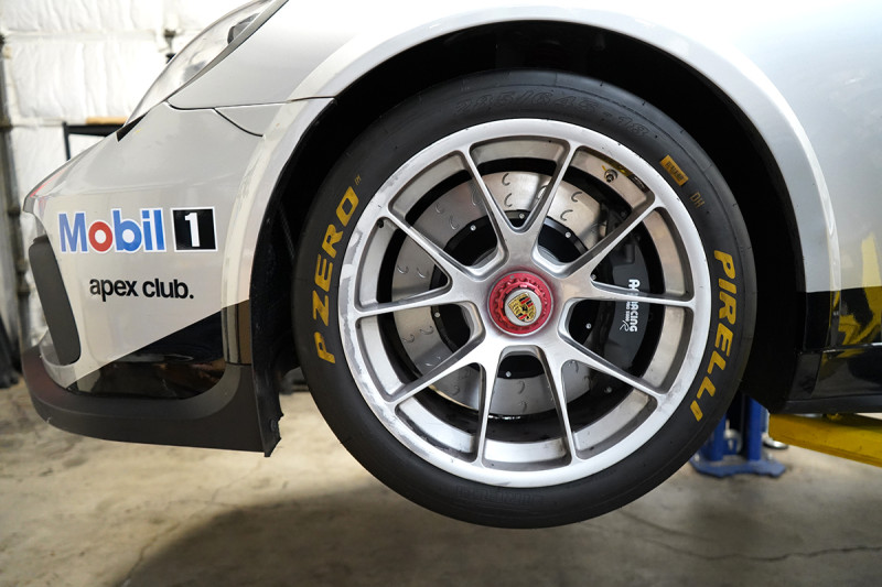porsche_991_gt3_cup_9665_kit_installed_wheel_fitment_1200.jpg